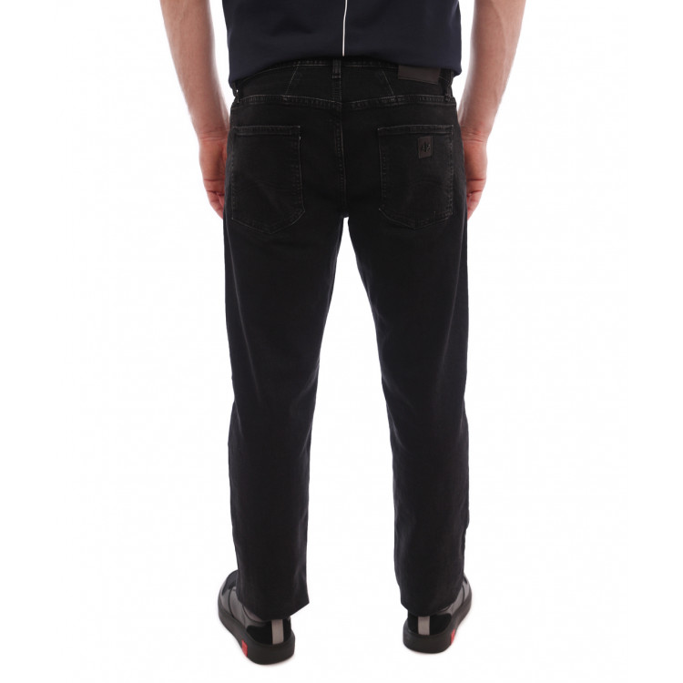Джинсы Armani Exchange