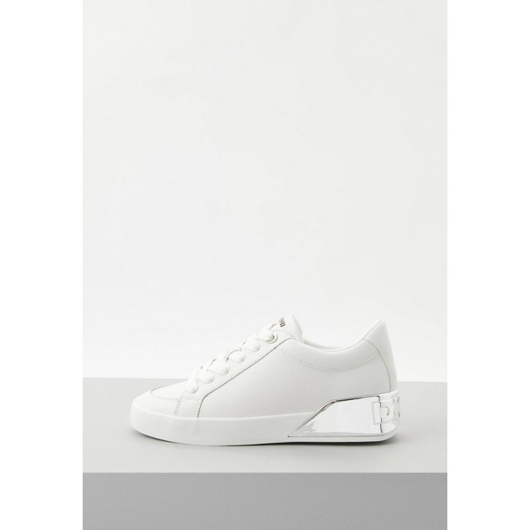 Кроссовки DKNY