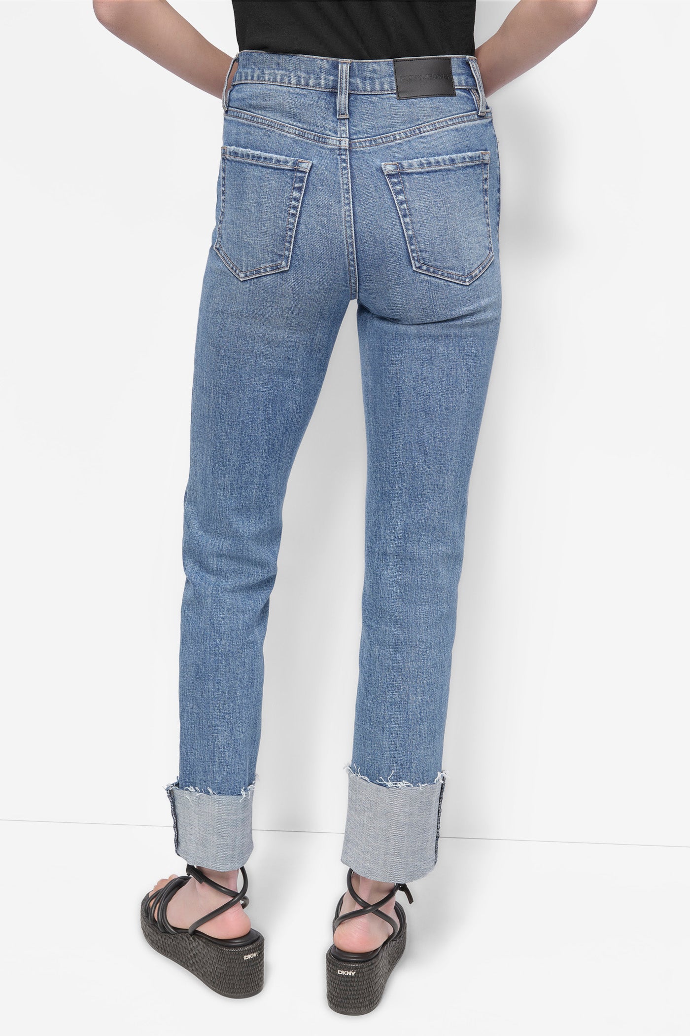 Джинсы DKNY — 2